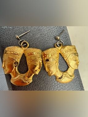 Vintage Egyptian Pharaoh Nefertiti Gold Tone Statement Earrings Dangle Drop